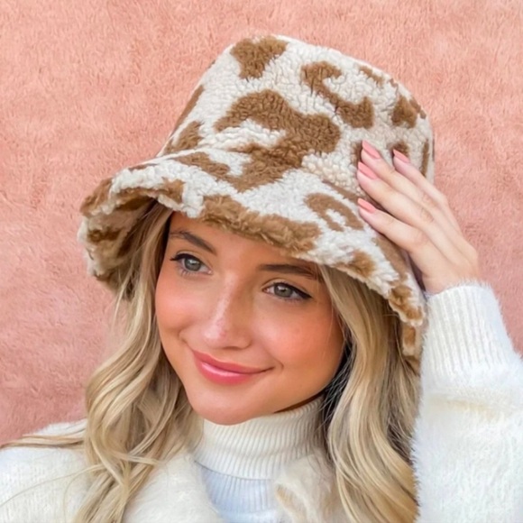 Accessories - Womens Sherpa Animal Print Bucket Hat